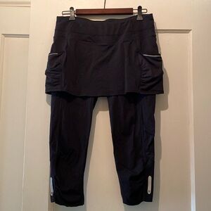 Athleta black skapri skirt capri leggings with pockets Medium
